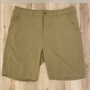 Old Navy Active Men's Shorts size 38 (Khaki color)